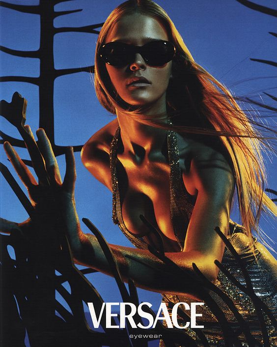 10 самых невероятных платьев Versace