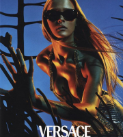 10 самых невероятных платьев Versace